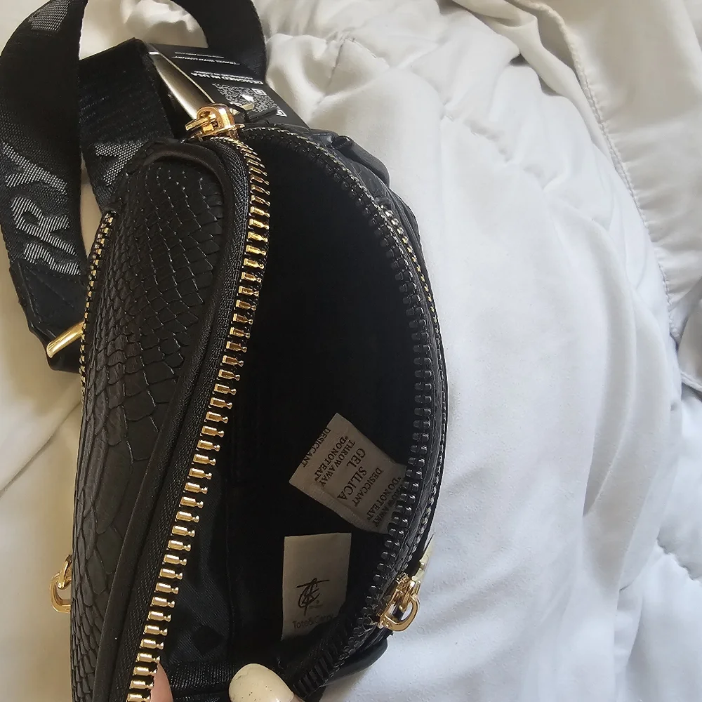 Black Crossbody Bag with Gold Hardware - Picture 4 of 4